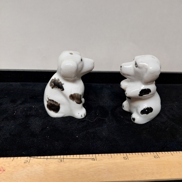 Vintage* Doggy Salt and Pepper Shakers - Picture 4 of 9